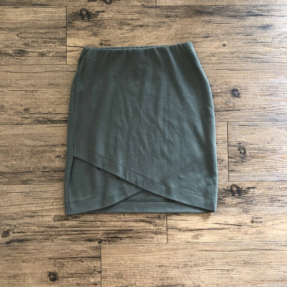 Olive mini skirt